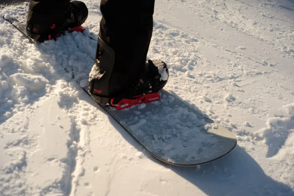 how to fly with a snowboard guide